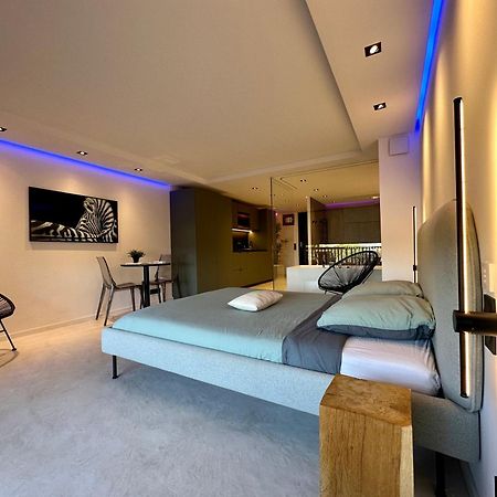 Appartement neuf climatisé - vue mer Saint-Tropez - 50m plage et port - piscine Gassin Exterior foto