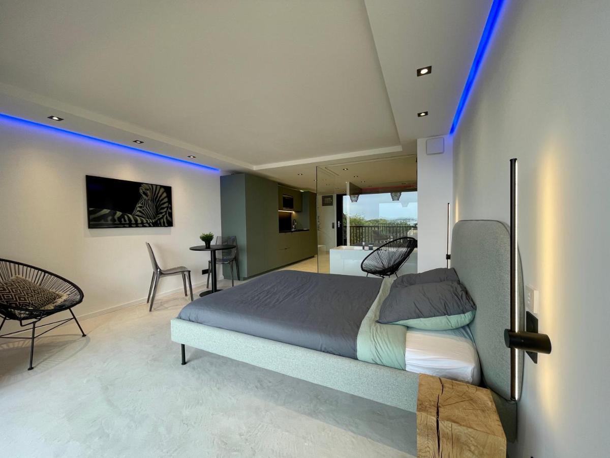 Appartement neuf climatisé - vue mer Saint-Tropez - 50m plage et port - piscine Gassin Exterior foto
